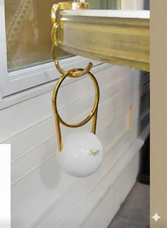 The golden Monaco bag holder
